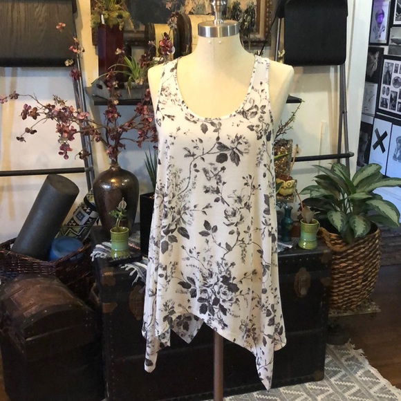 H&M Floral Tank - Picture 1 of 4